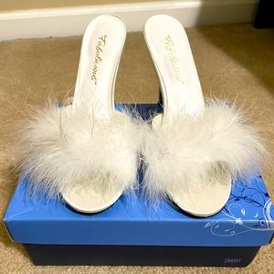 🆕Bridal White feather heels